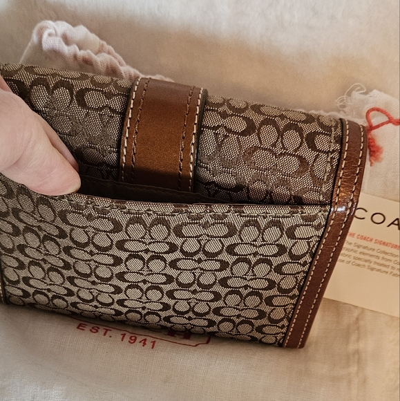 Coach Signature 'C' Jacquard & Leather Soho Buckle Wallet & Dust Bag NWOT 2008 - Picture 2 of 10